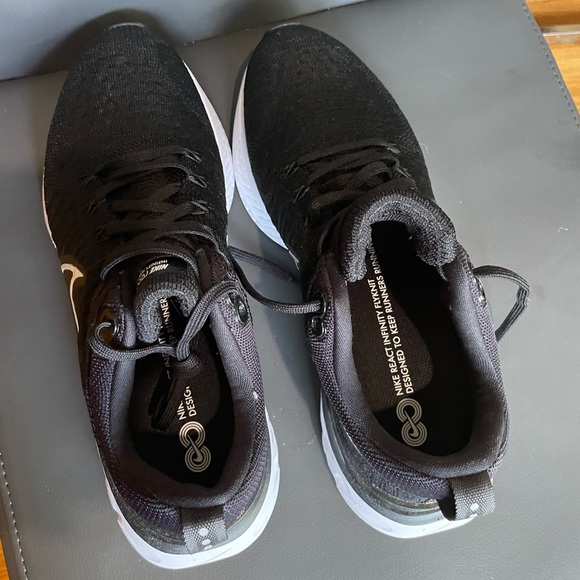 Nike React Infinity 3
Women's Road Running Shoes Size 9 - Picture 5 of 5